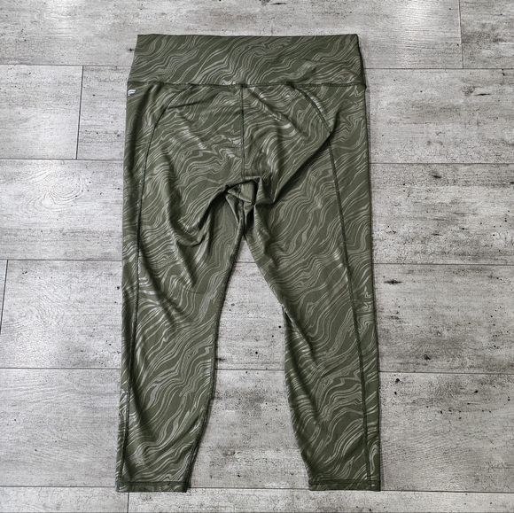 Fabletics Lisa Koshy Ranger Green 7/8 Leggings PowerHold 1x - Picture 5 of 8